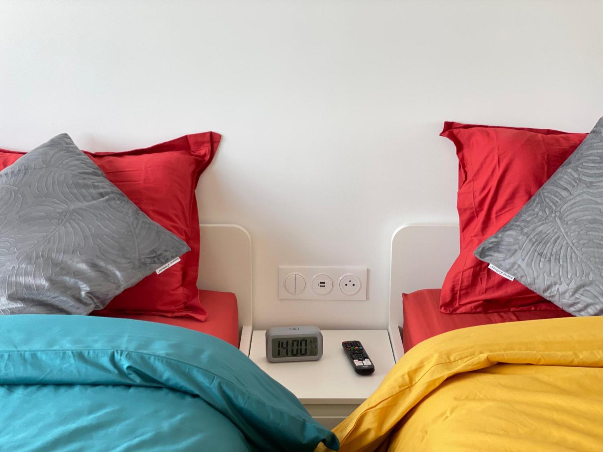 Paris Pantin Magnifique Appartement 4 Pieces De 108M2 Avec 2 Parking Interieur - Tres Cosy Pour 1 A 12 Personnes - Entierement Refait A Neuf Entire Apartment Luxurious And Warm - Pantin Paris 19 Eme Free Wifi Gratuit المظهر الخارجي الصورة