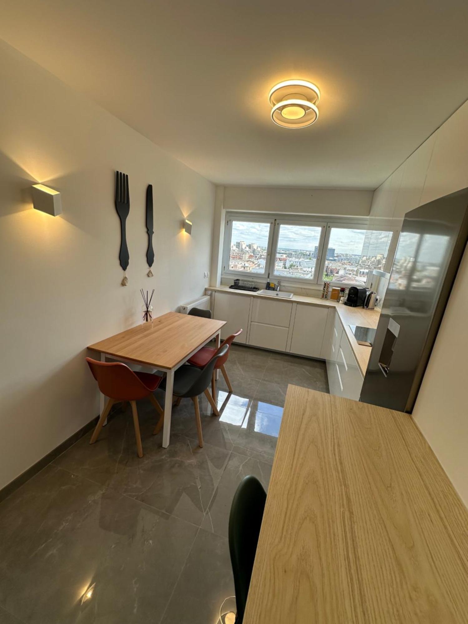 Paris Pantin Magnifique Appartement 4 Pieces De 108M2 Avec 2 Parking Interieur - Tres Cosy Pour 1 A 12 Personnes - Entierement Refait A Neuf Entire Apartment Luxurious And Warm - Pantin Paris 19 Eme Free Wifi Gratuit المظهر الخارجي الصورة