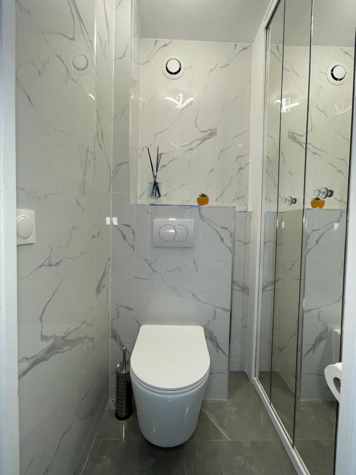 Paris Pantin Magnifique Appartement 4 Pieces De 108M2 Avec 2 Parking Interieur - Tres Cosy Pour 1 A 12 Personnes - Entierement Refait A Neuf Entire Apartment Luxurious And Warm - Pantin Paris 19 Eme Free Wifi Gratuit المظهر الخارجي الصورة