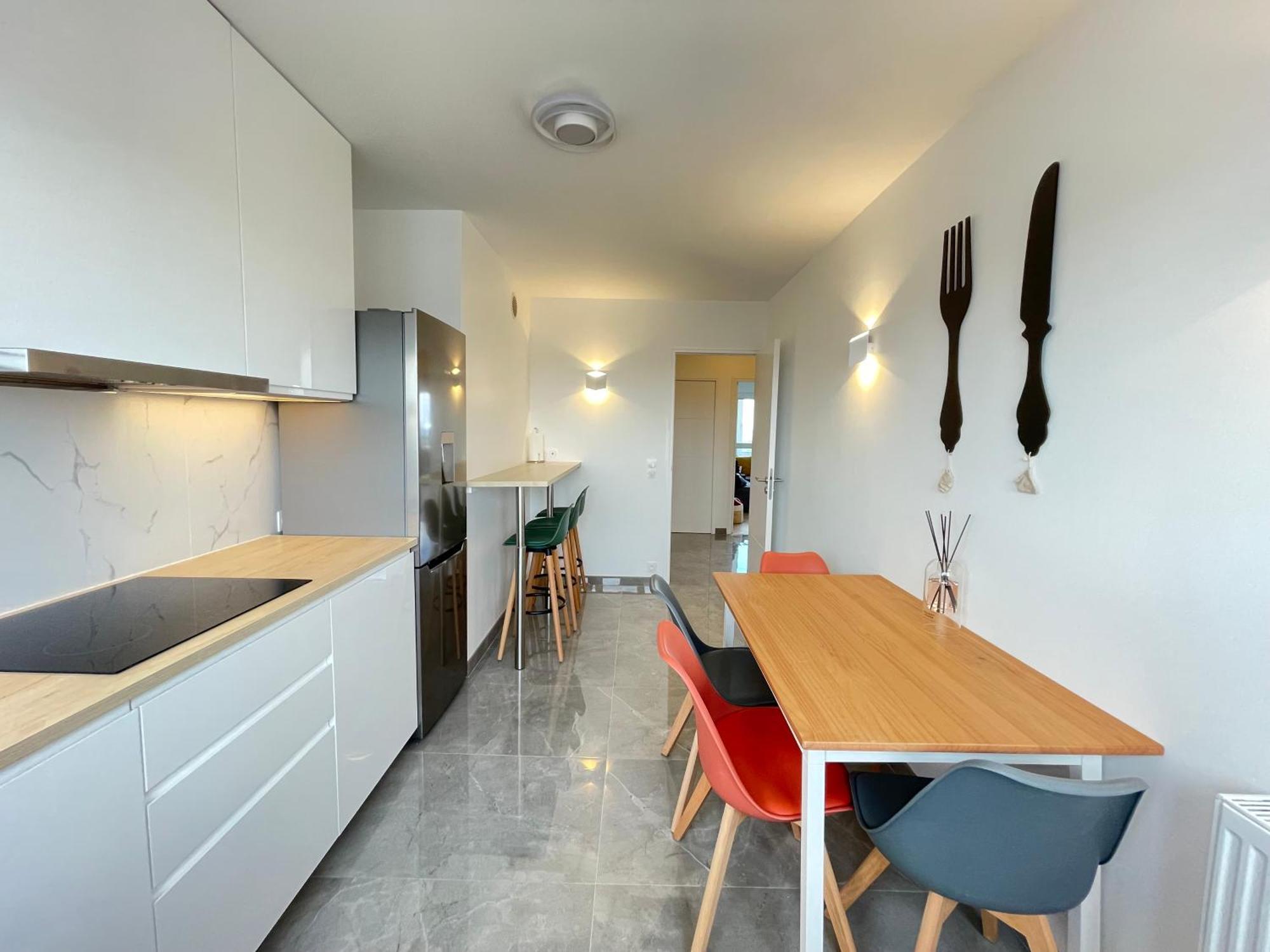 Paris Pantin Magnifique Appartement 4 Pieces De 108M2 Avec 2 Parking Interieur - Tres Cosy Pour 1 A 12 Personnes - Entierement Refait A Neuf Entire Apartment Luxurious And Warm - Pantin Paris 19 Eme Free Wifi Gratuit المظهر الخارجي الصورة