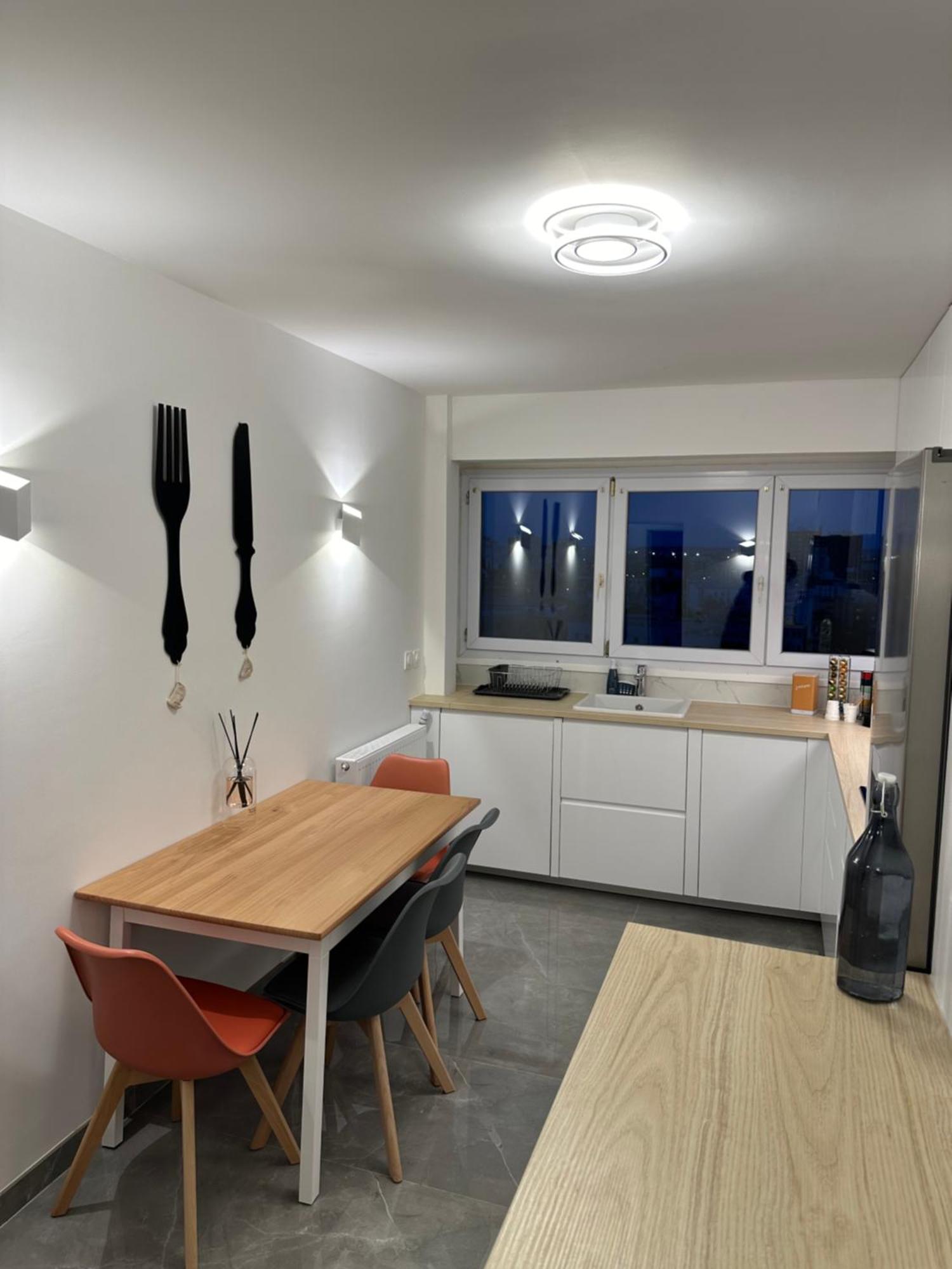 Paris Pantin Magnifique Appartement 4 Pieces De 108M2 Avec 2 Parking Interieur - Tres Cosy Pour 1 A 12 Personnes - Entierement Refait A Neuf Entire Apartment Luxurious And Warm - Pantin Paris 19 Eme Free Wifi Gratuit المظهر الخارجي الصورة