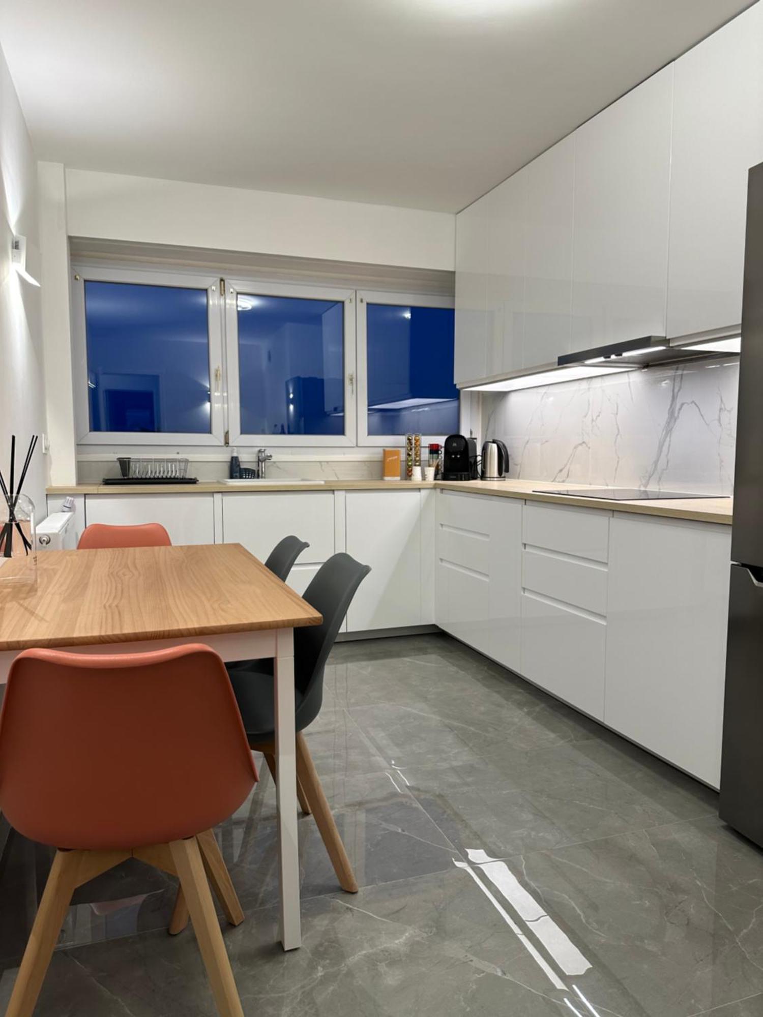 Paris Pantin Magnifique Appartement 4 Pieces De 108M2 Avec 2 Parking Interieur - Tres Cosy Pour 1 A 12 Personnes - Entierement Refait A Neuf Entire Apartment Luxurious And Warm - Pantin Paris 19 Eme Free Wifi Gratuit المظهر الخارجي الصورة